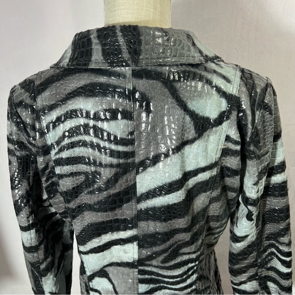 “Selene Sports” Coat Jscket - Picture 7 of 14